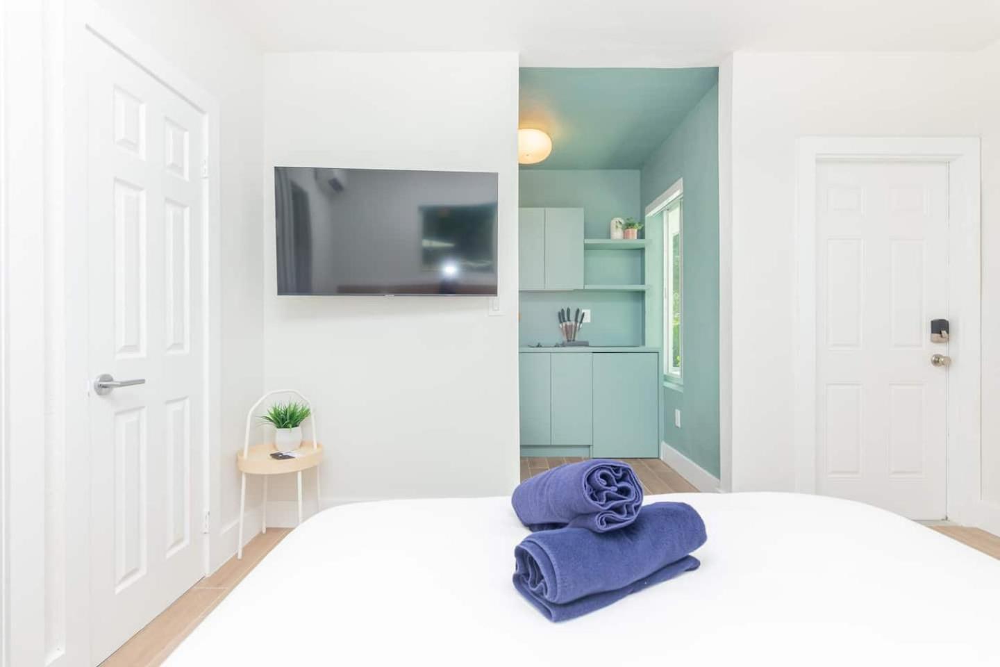 Newly Renovated Stylish Studio In El Portal #2 Miami Buitenkant foto