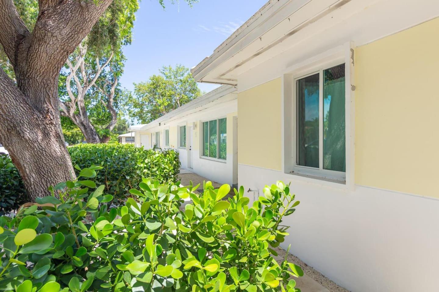 Newly Renovated Stylish Studio In El Portal #2 Miami Buitenkant foto