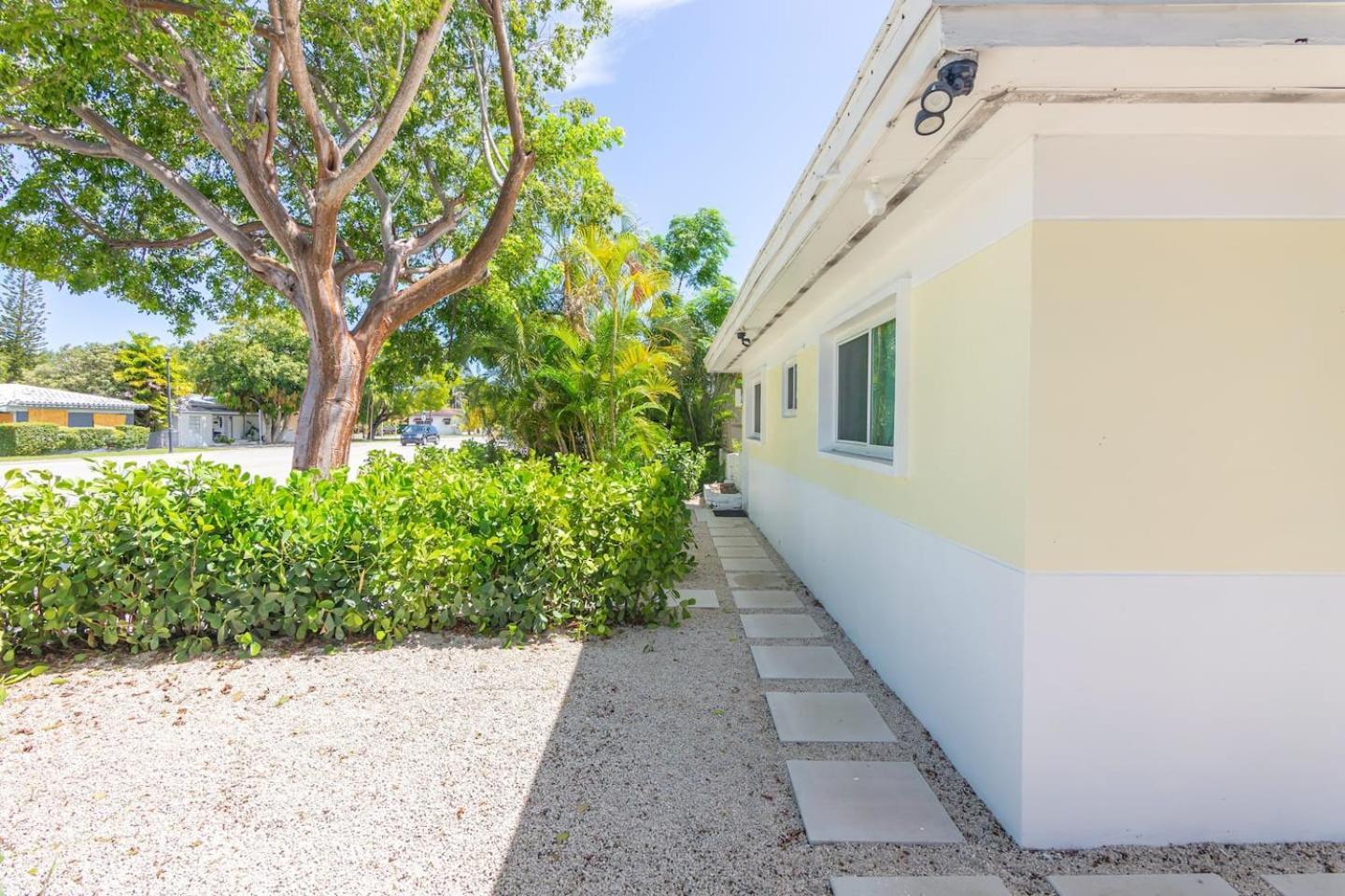 Newly Renovated Stylish Studio In El Portal #2 Miami Buitenkant foto
